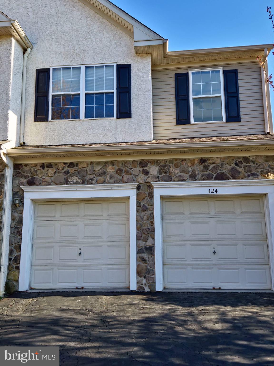 VALLEY VIEW - Residential Lease