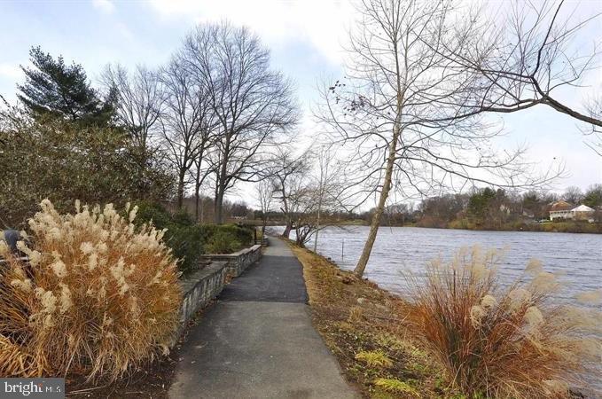 NORMANDIE ON THE LAKE II - Residential Lease