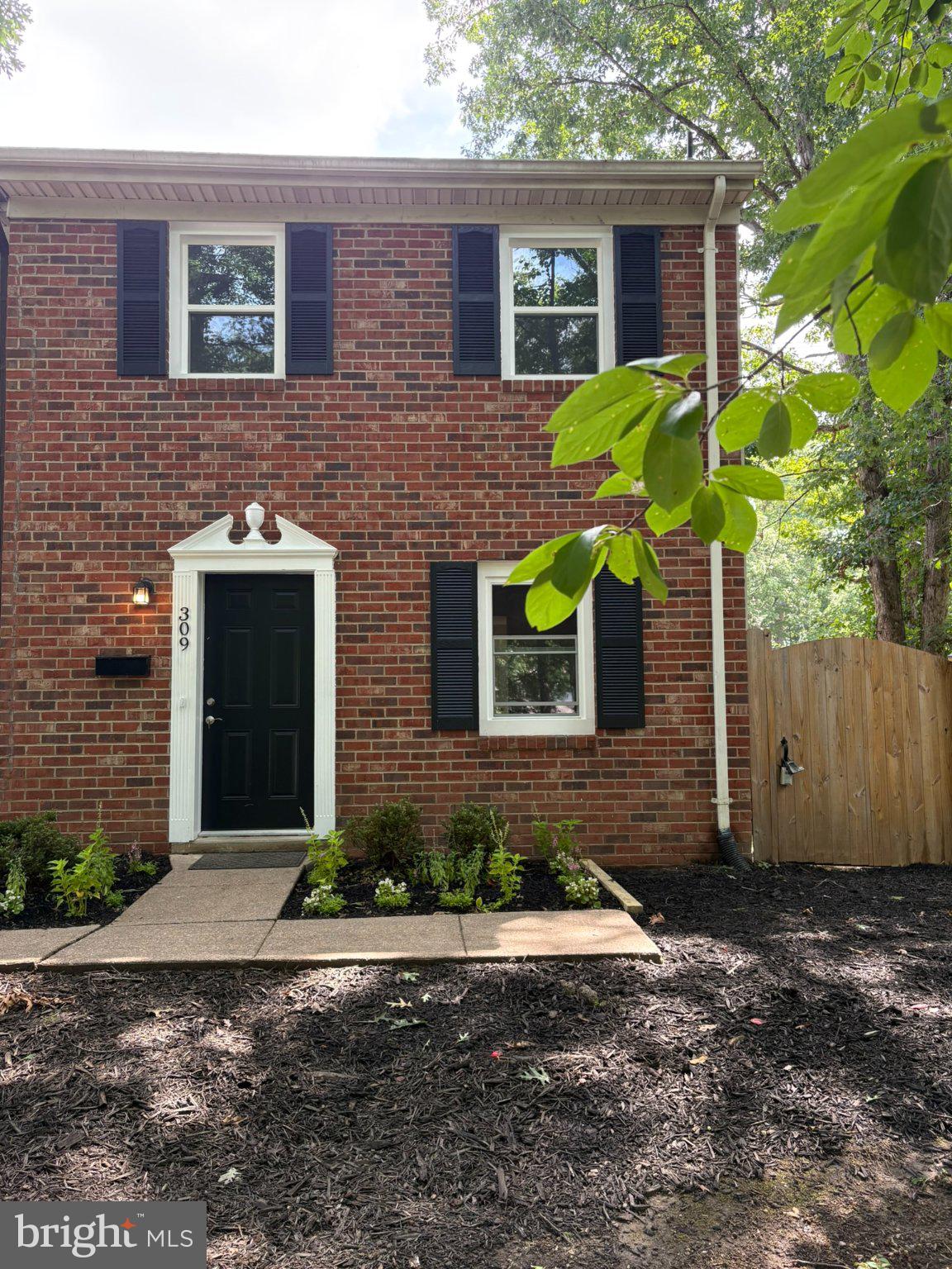 OLDE GREENWICH - Residential
