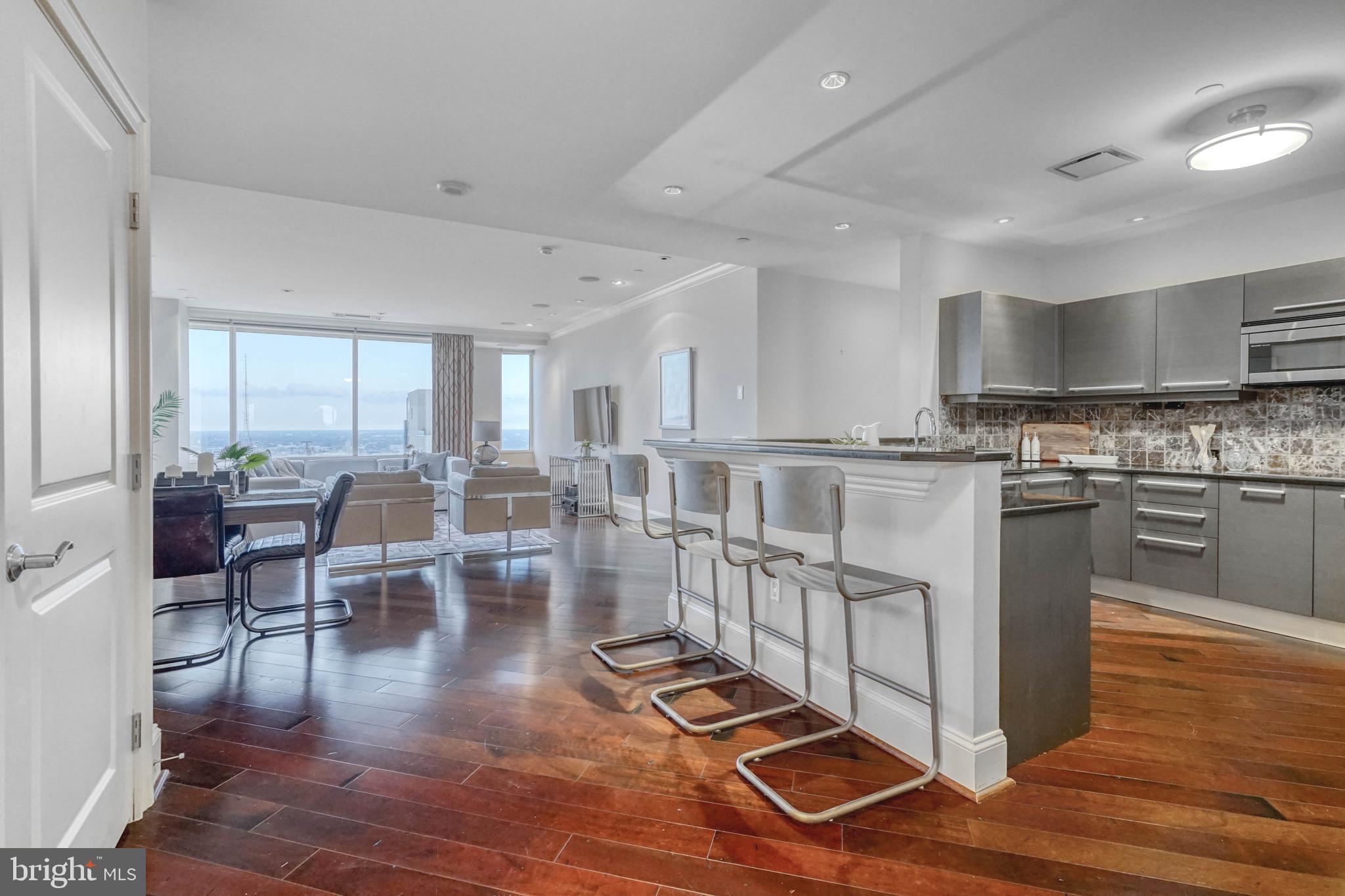 RITTENHOUSE SQUARE - Residential