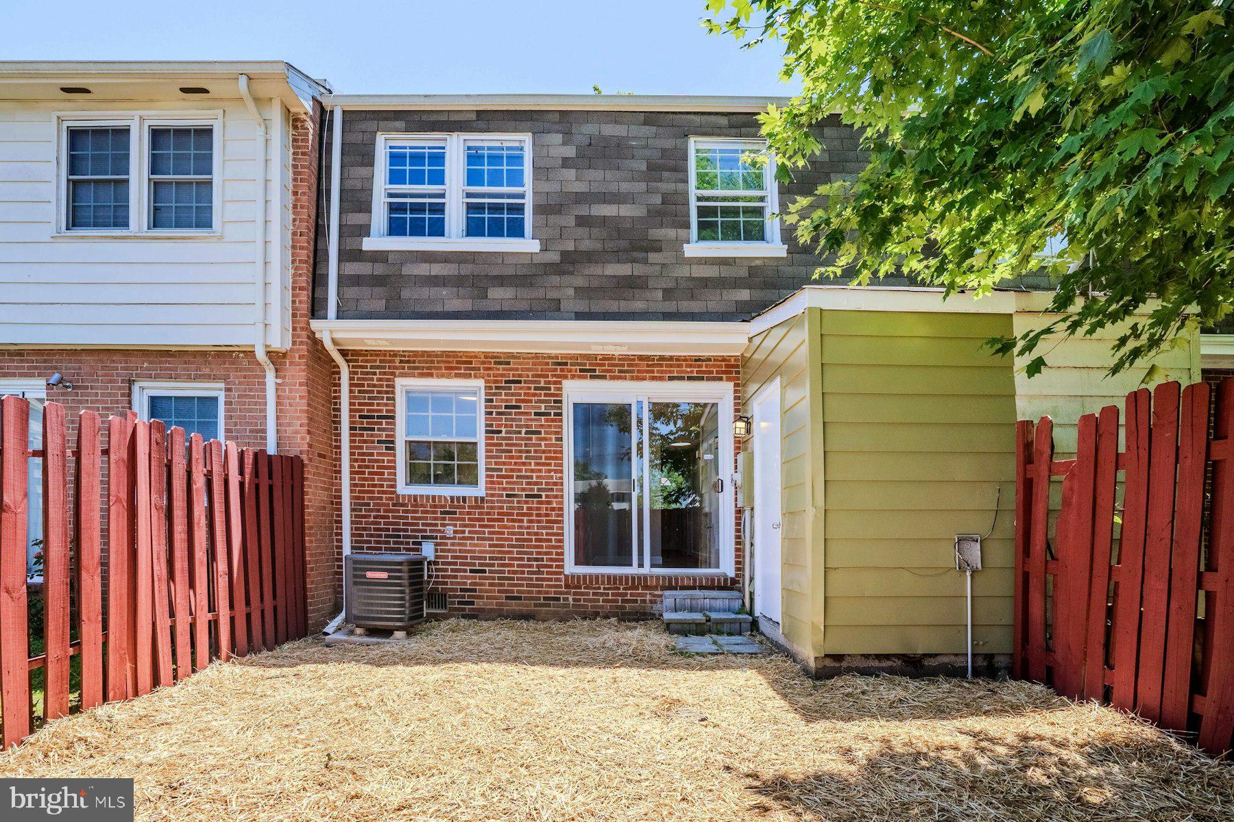 WILLIAMSTOWN - Residential