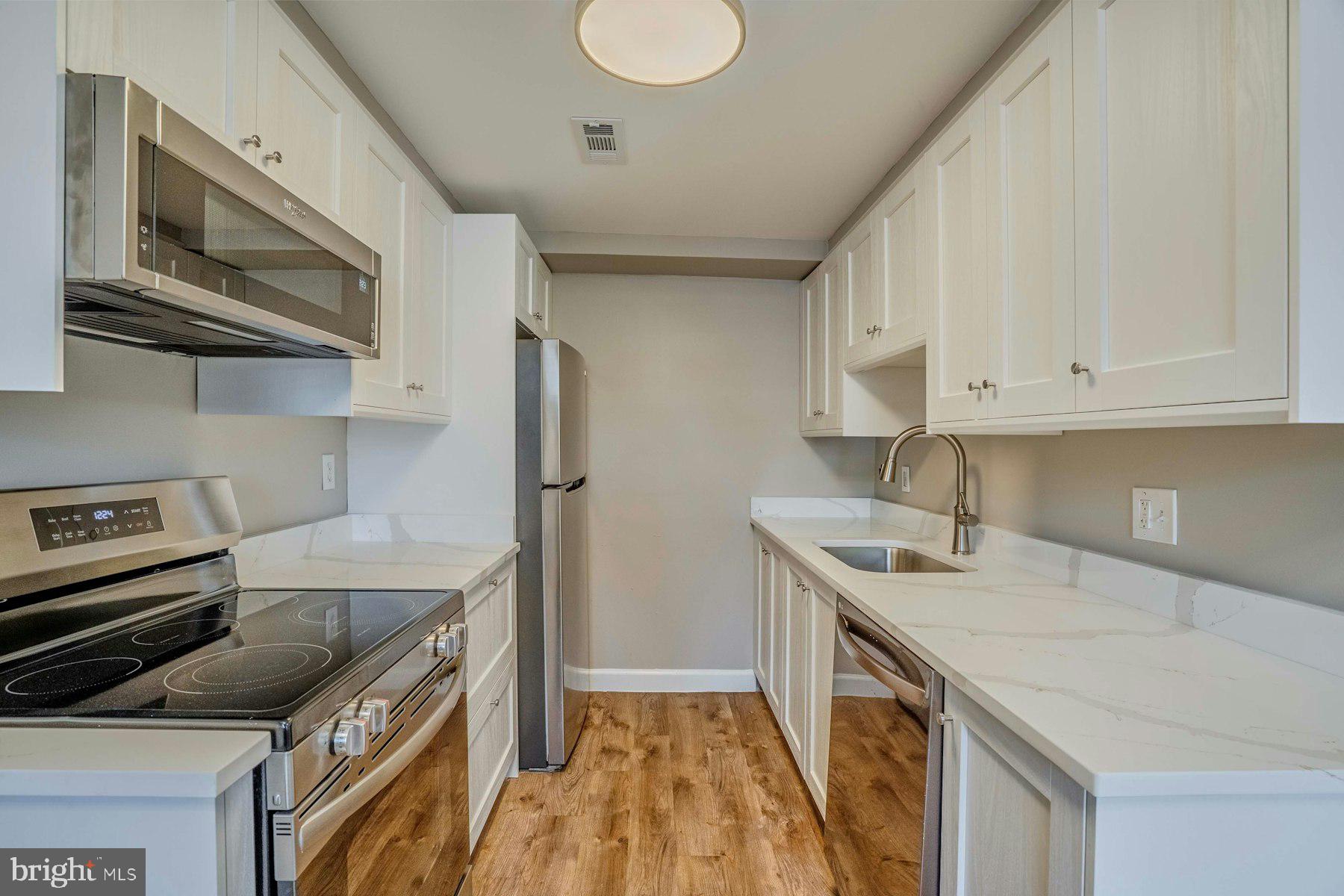WILLIAMSTOWN - Residential