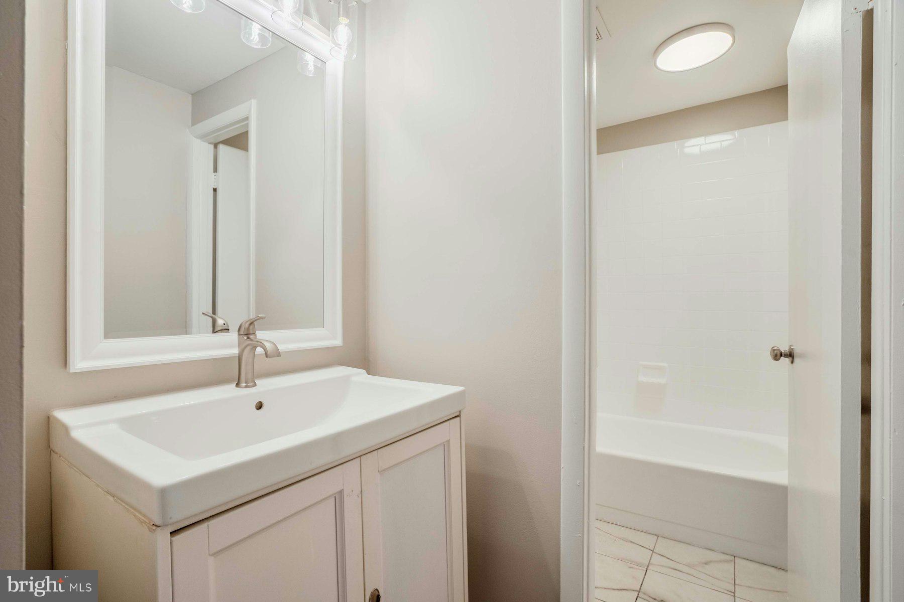 WILLIAMSTOWN - Residential