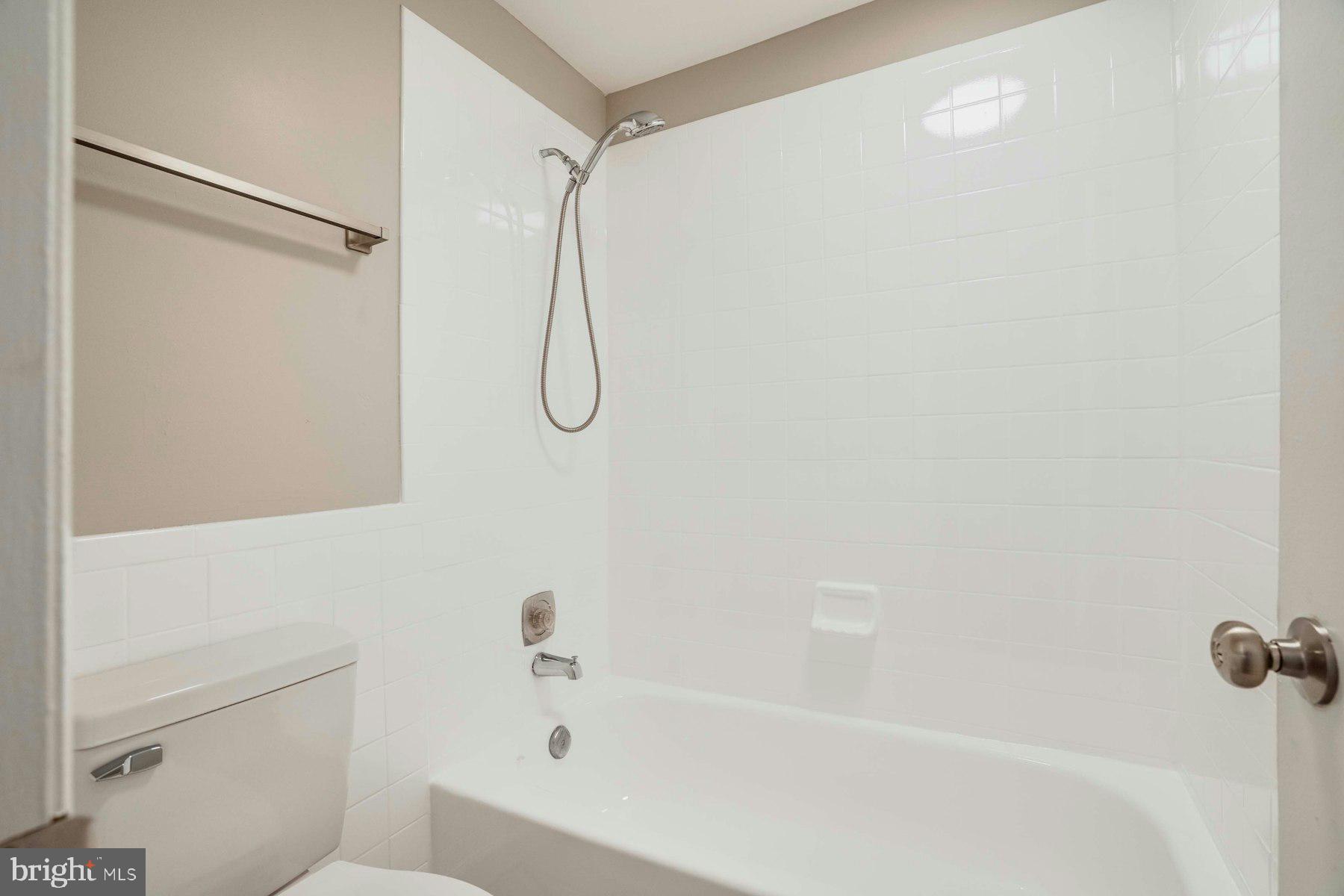 WILLIAMSTOWN - Residential