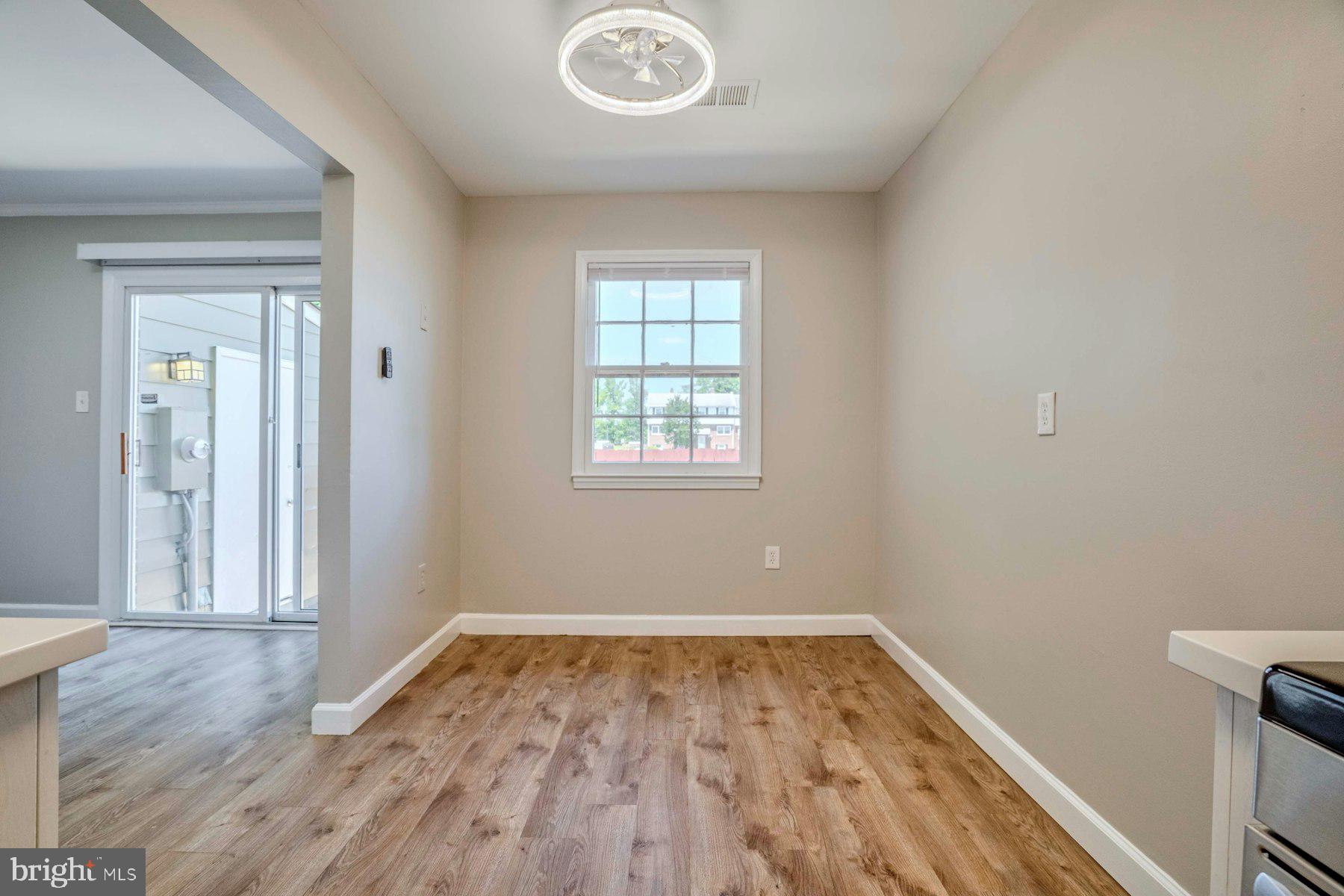 WILLIAMSTOWN - Residential