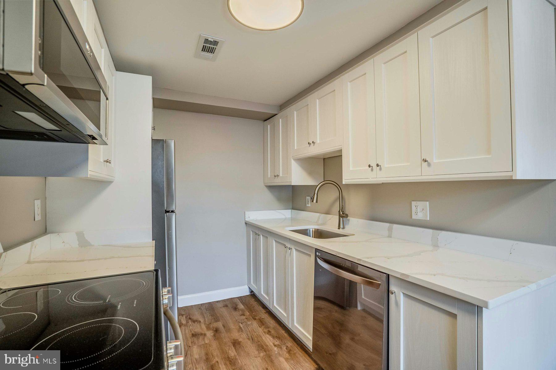 WILLIAMSTOWN - Residential