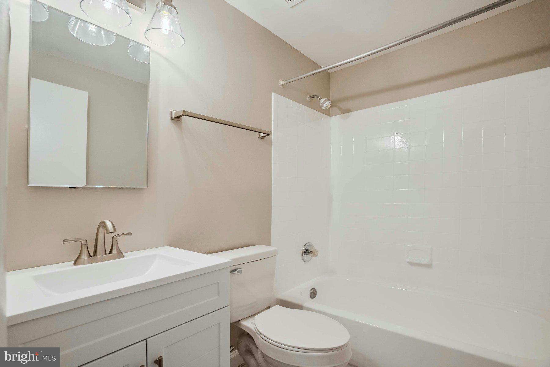 WILLIAMSTOWN - Residential