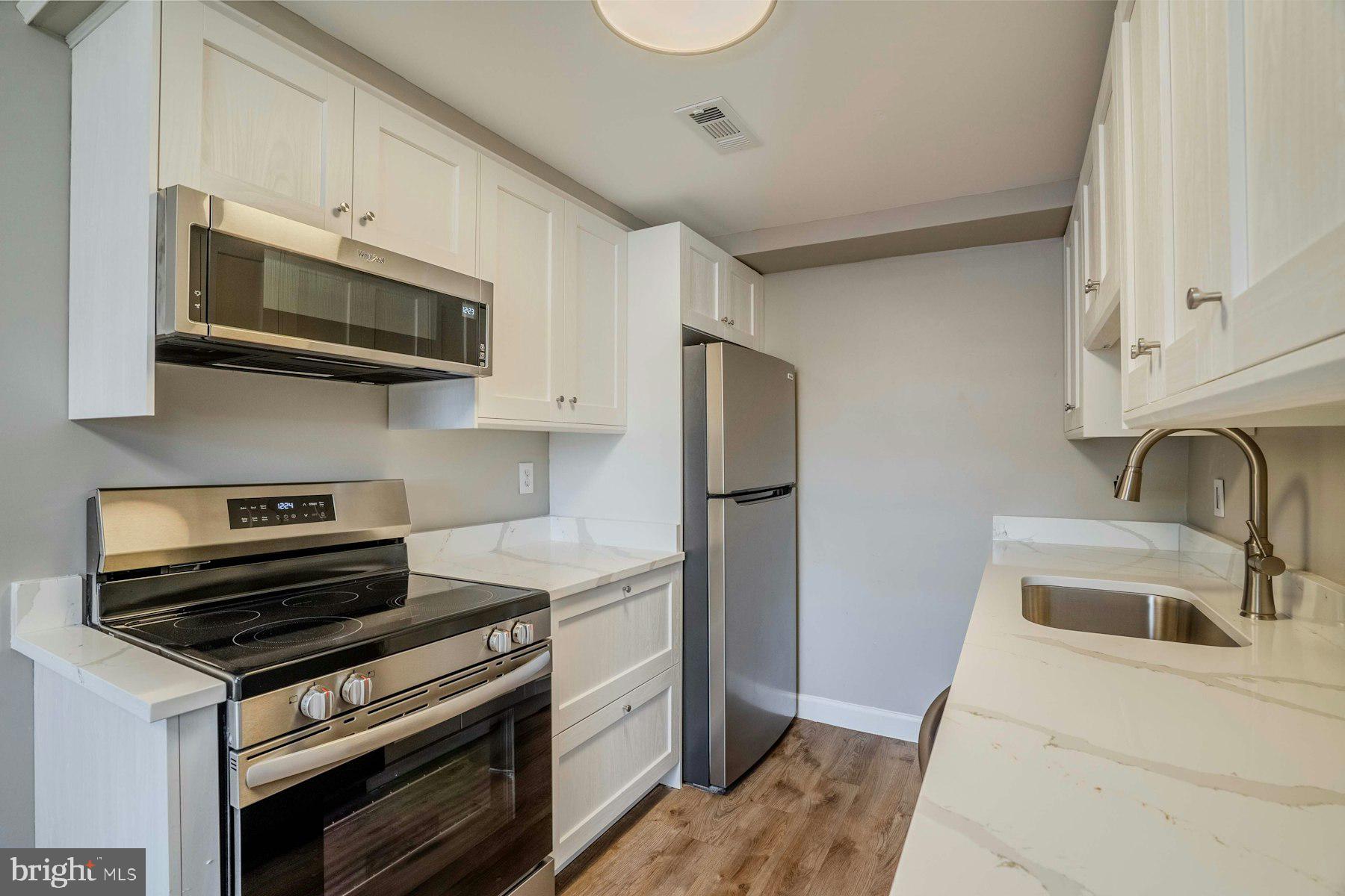 WILLIAMSTOWN - Residential