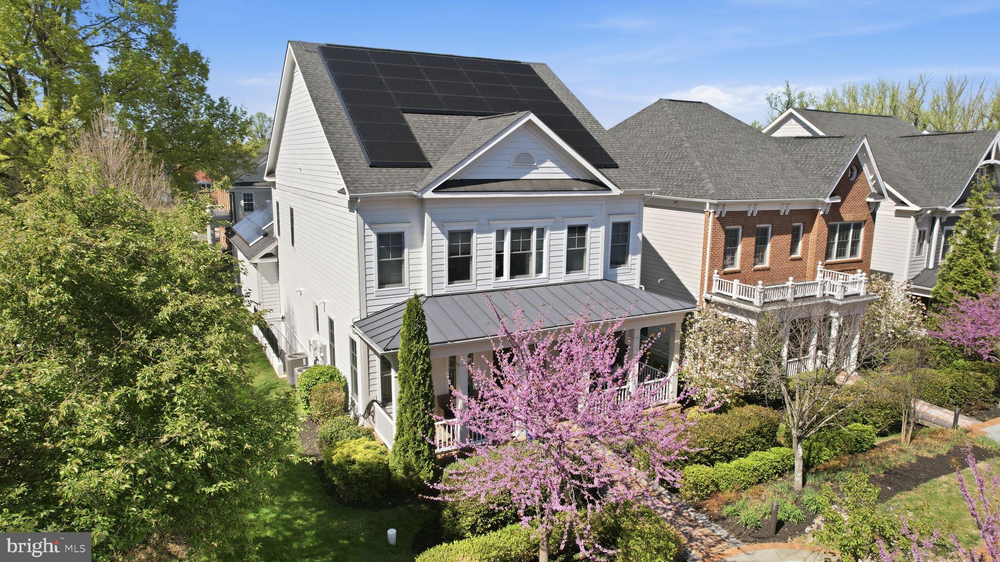 BETHESDA MEWS - Residential