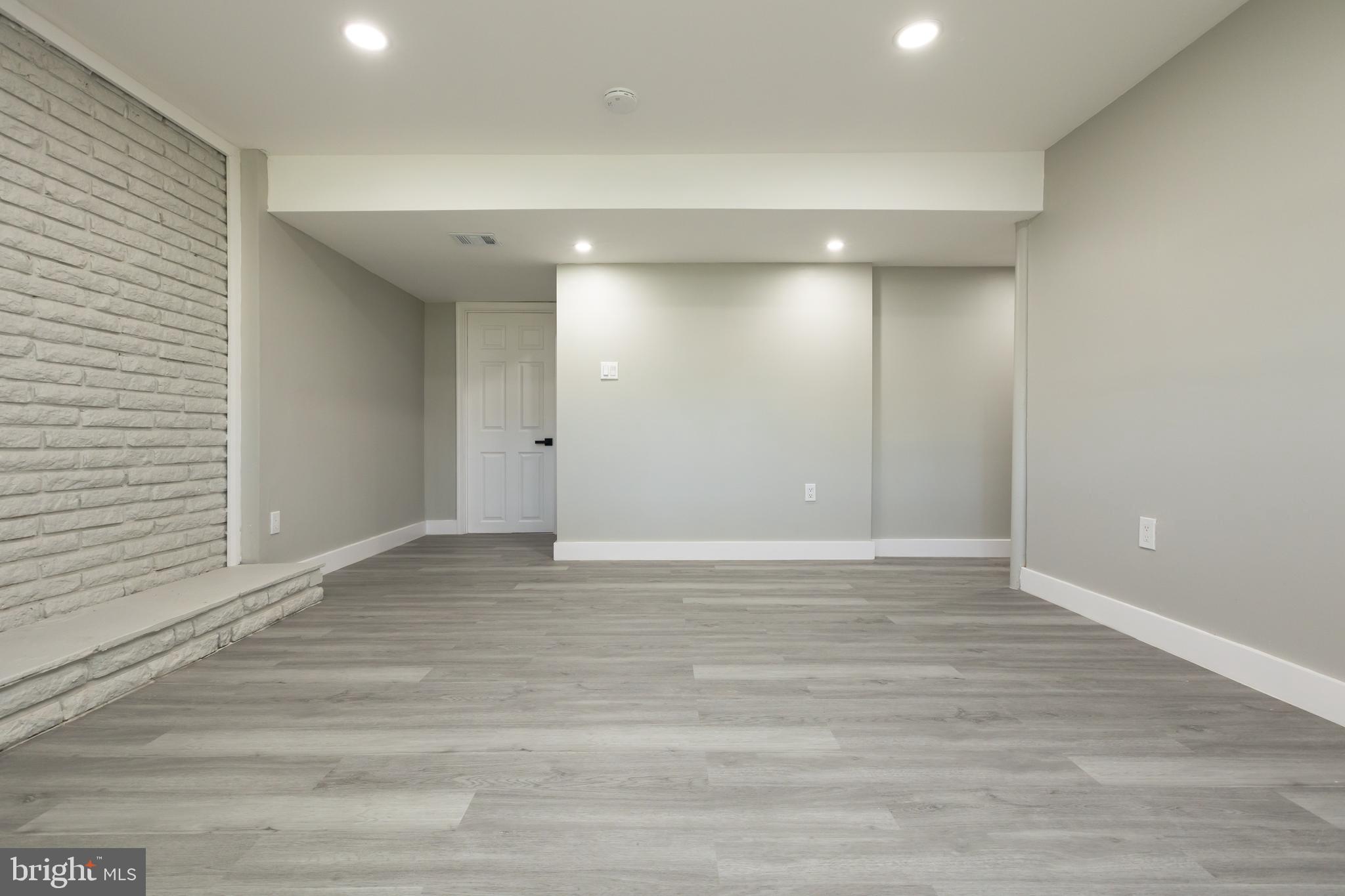 WALBROOKE MANOR - Residential