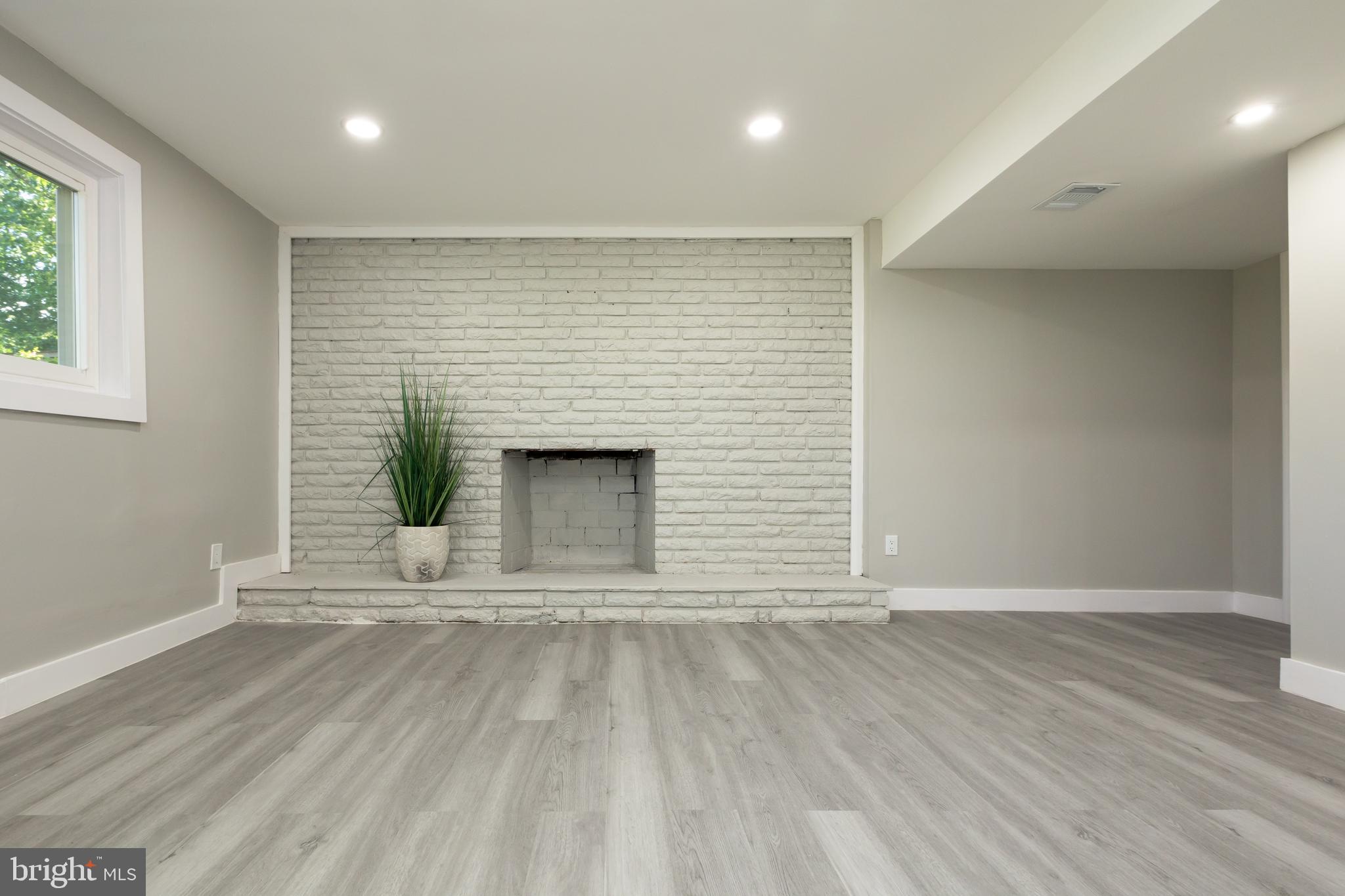 WALBROOKE MANOR - Residential