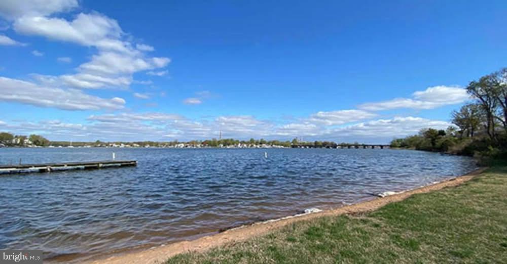 ELIZABETHS LANDING - Residential