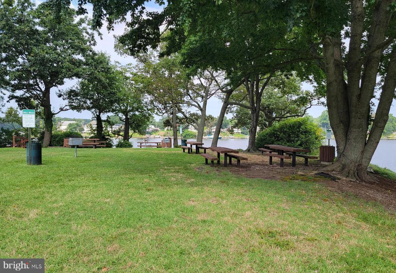 ELIZABETHS LANDING - Residential