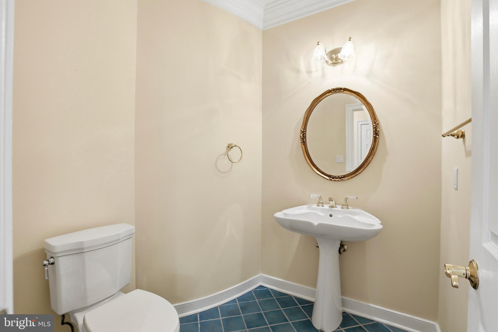 WAPLES CREST - Residential