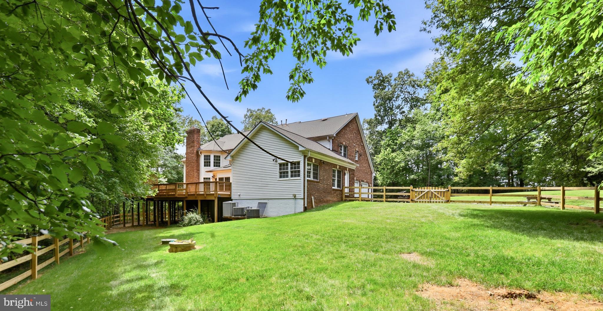 WAPLES CREST - Residential