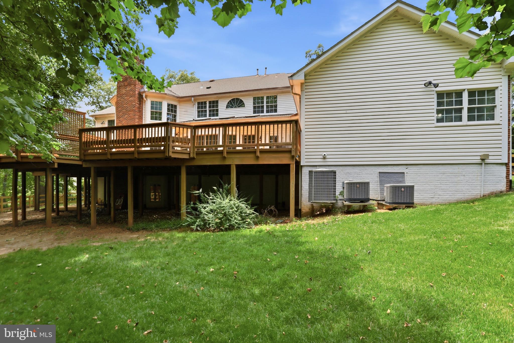 WAPLES CREST - Residential