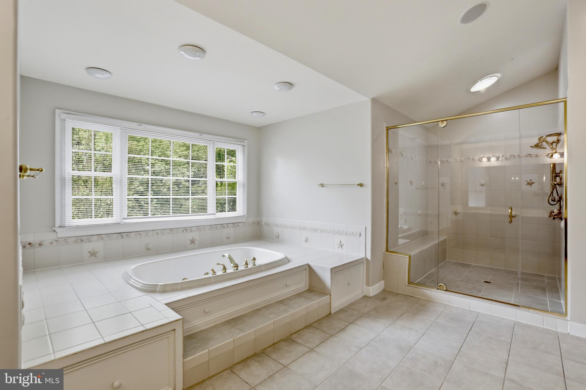 WAPLES CREST - Residential