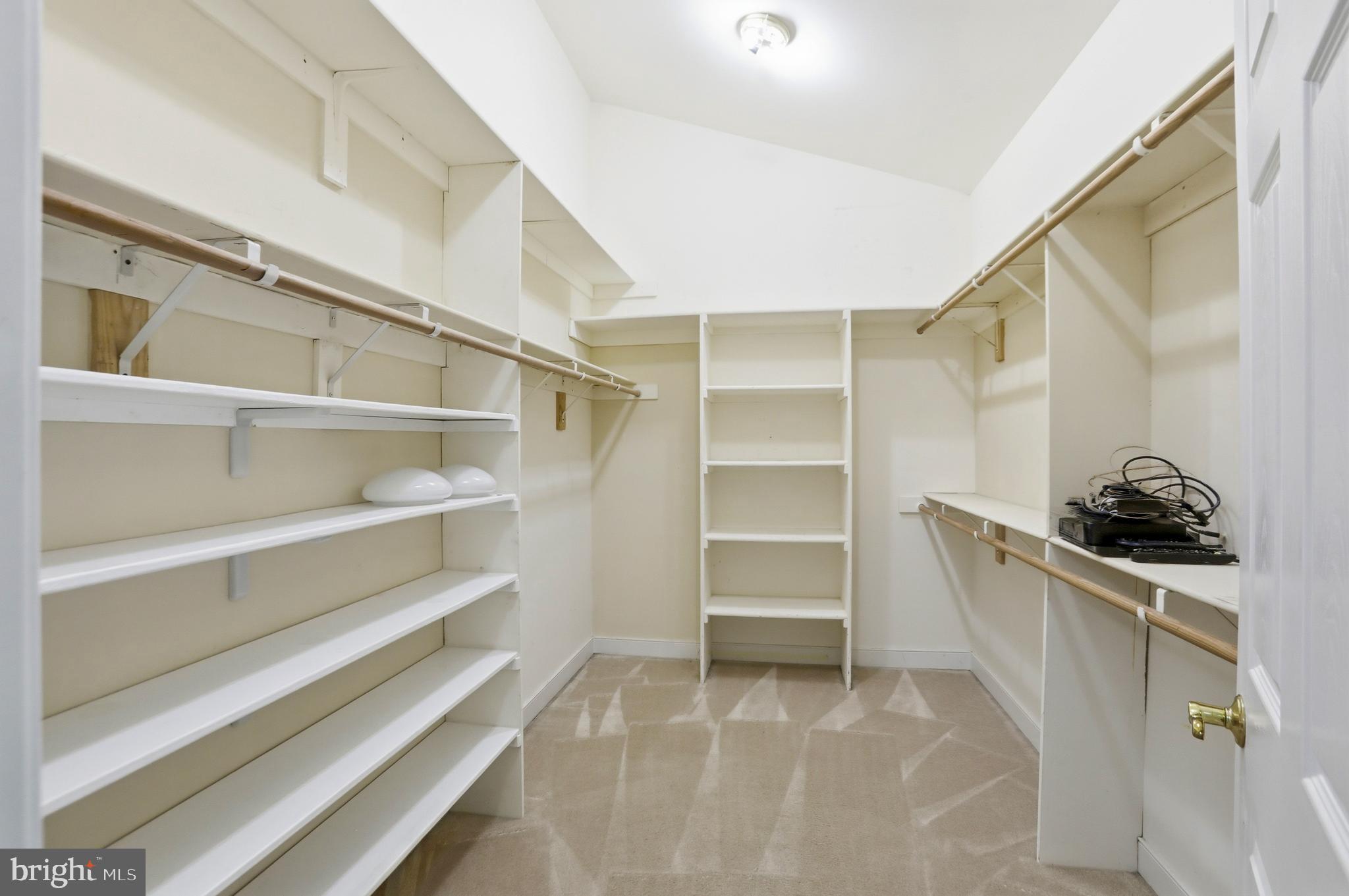 WAPLES CREST - Residential