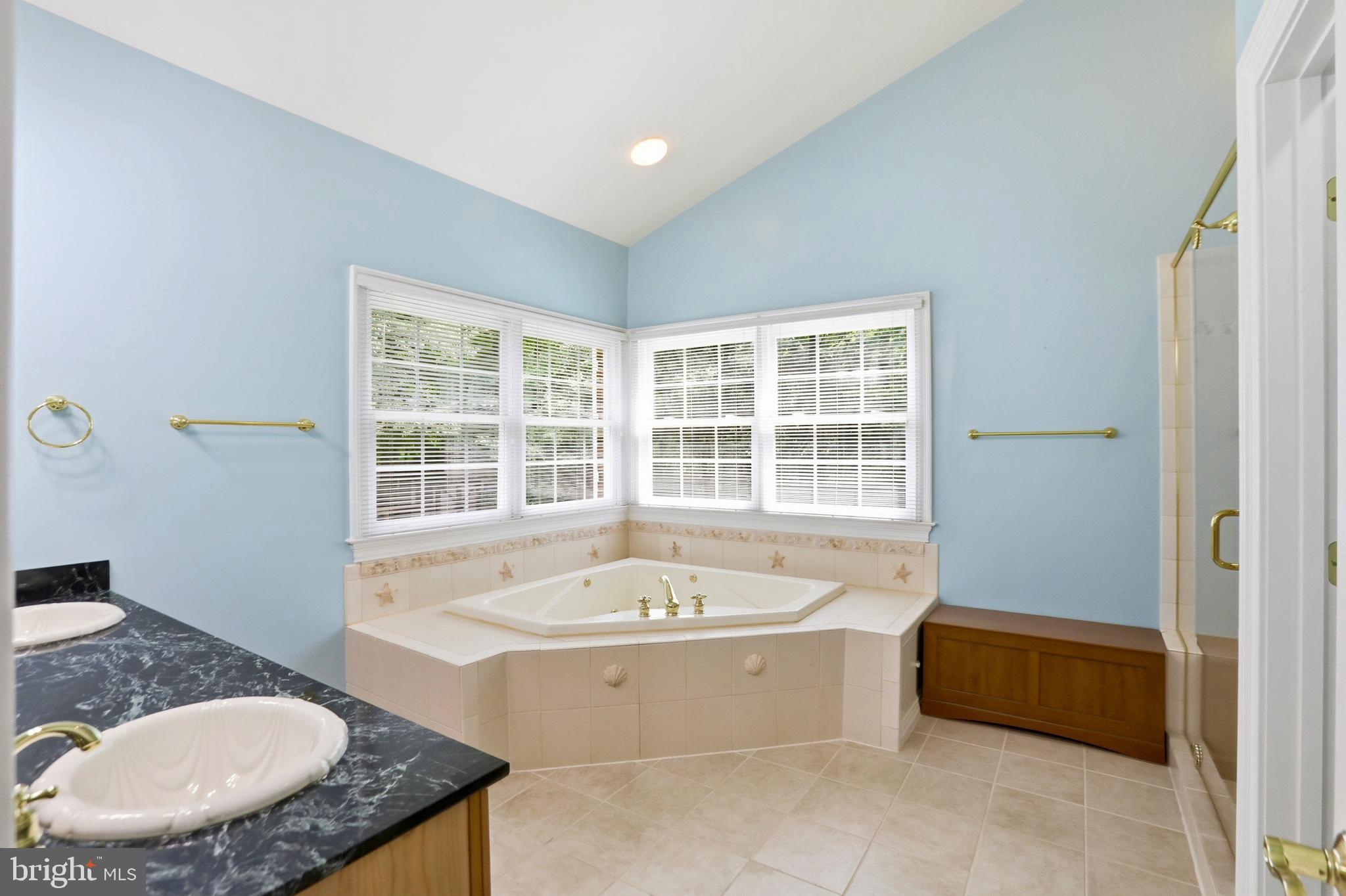 WAPLES CREST - Residential