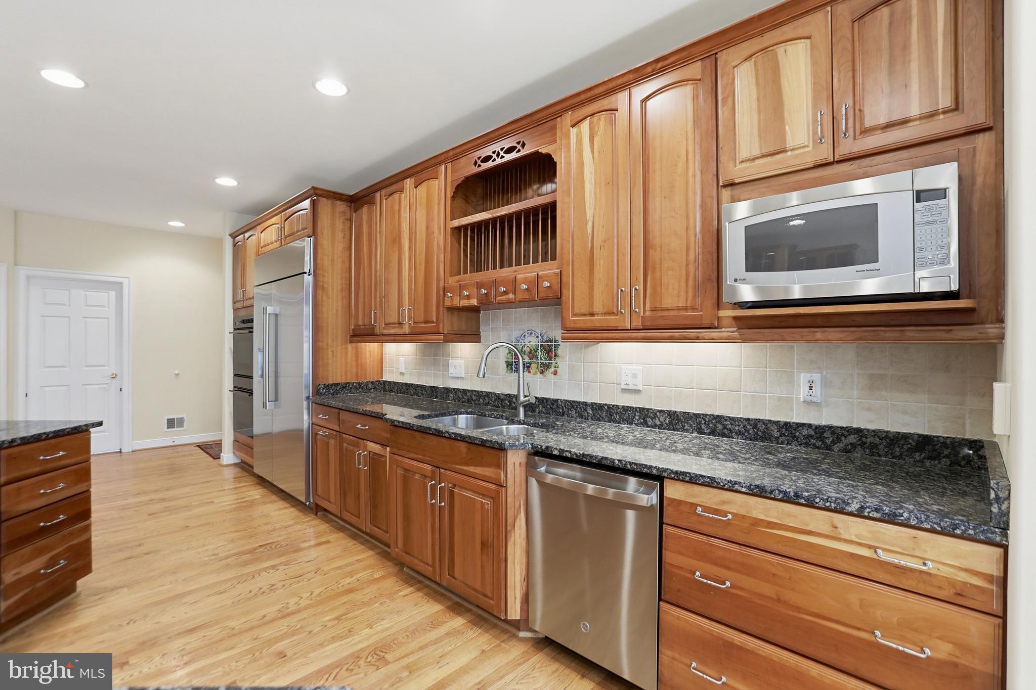 WAPLES CREST - Residential