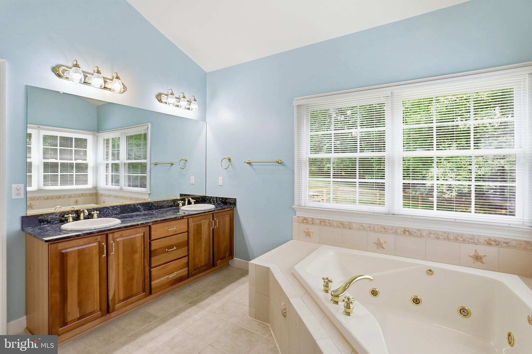WAPLES CREST - Residential