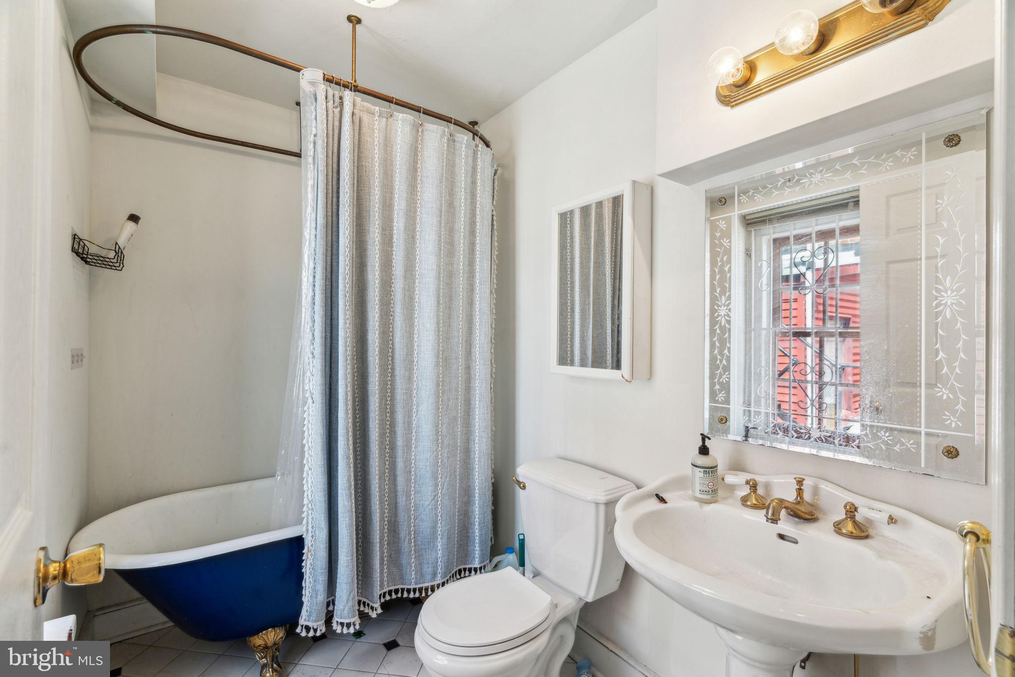 RITTENHOUSE SQUARE - Residential Income