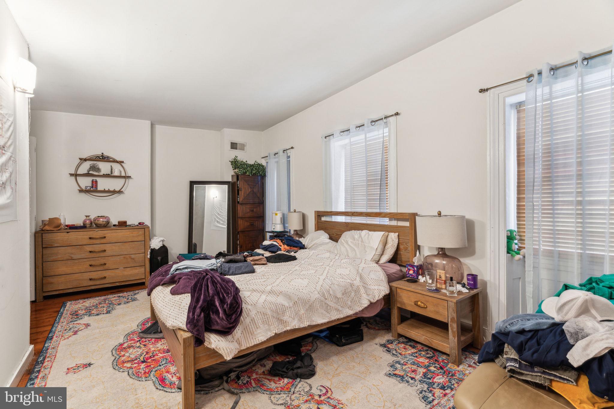 RITTENHOUSE SQUARE - Residential Income