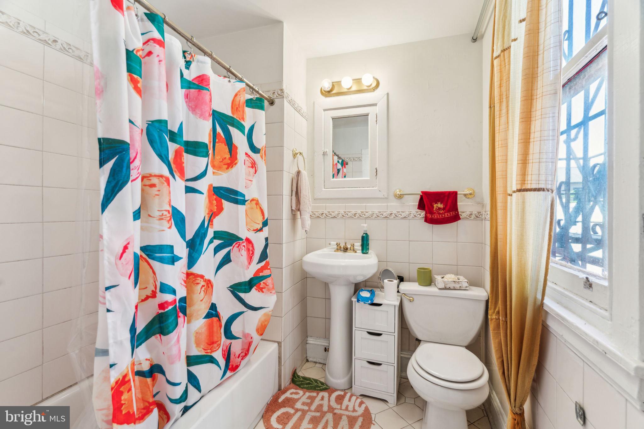 RITTENHOUSE SQUARE - Residential Income