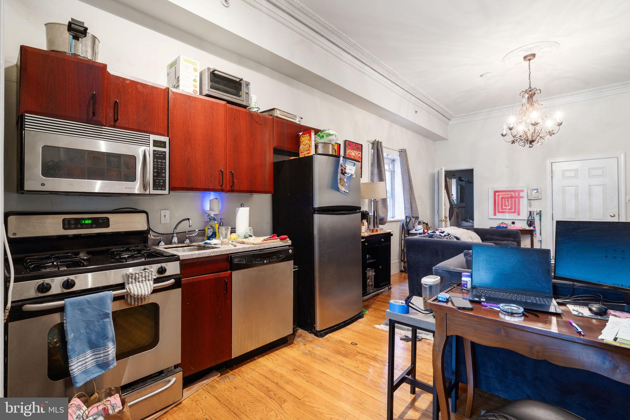 RITTENHOUSE SQUARE - Residential Income