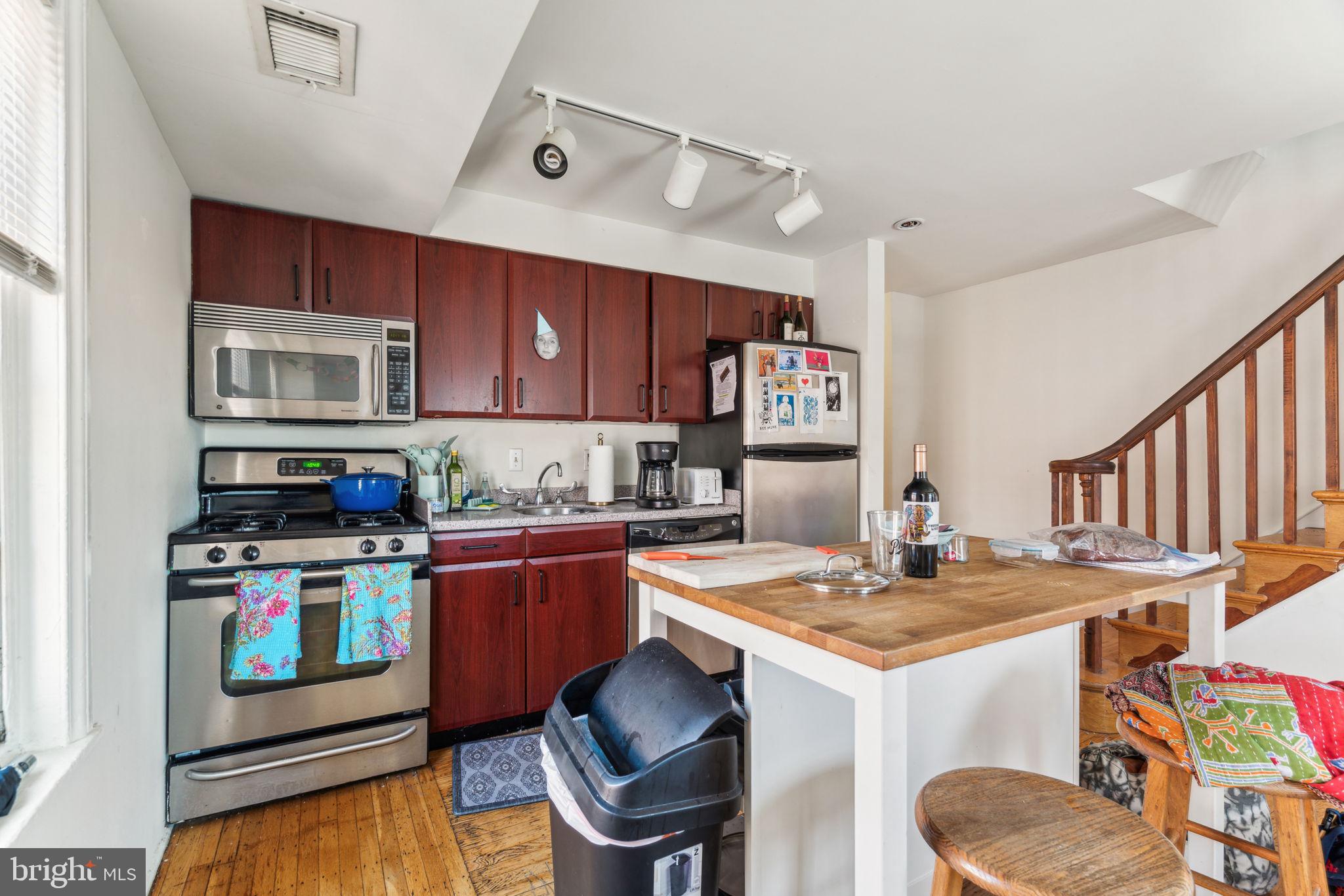 RITTENHOUSE SQUARE - Residential Income
