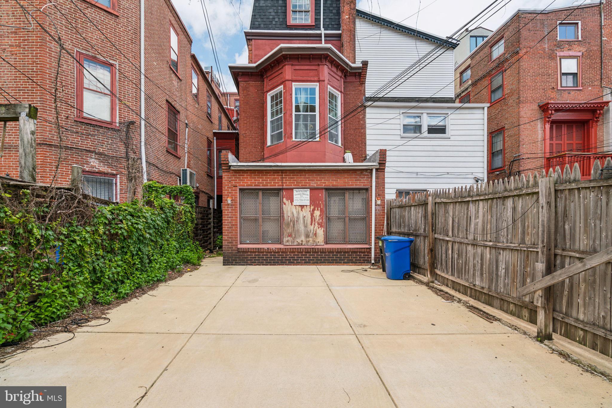 RITTENHOUSE SQUARE - Residential Income