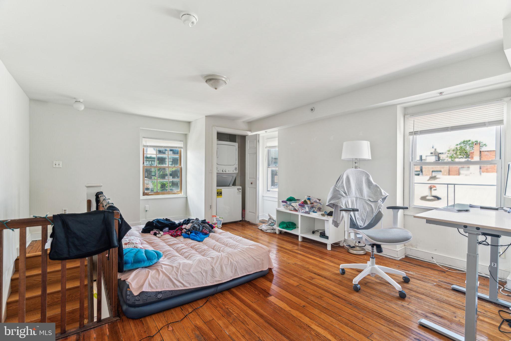 RITTENHOUSE SQUARE - Residential Income