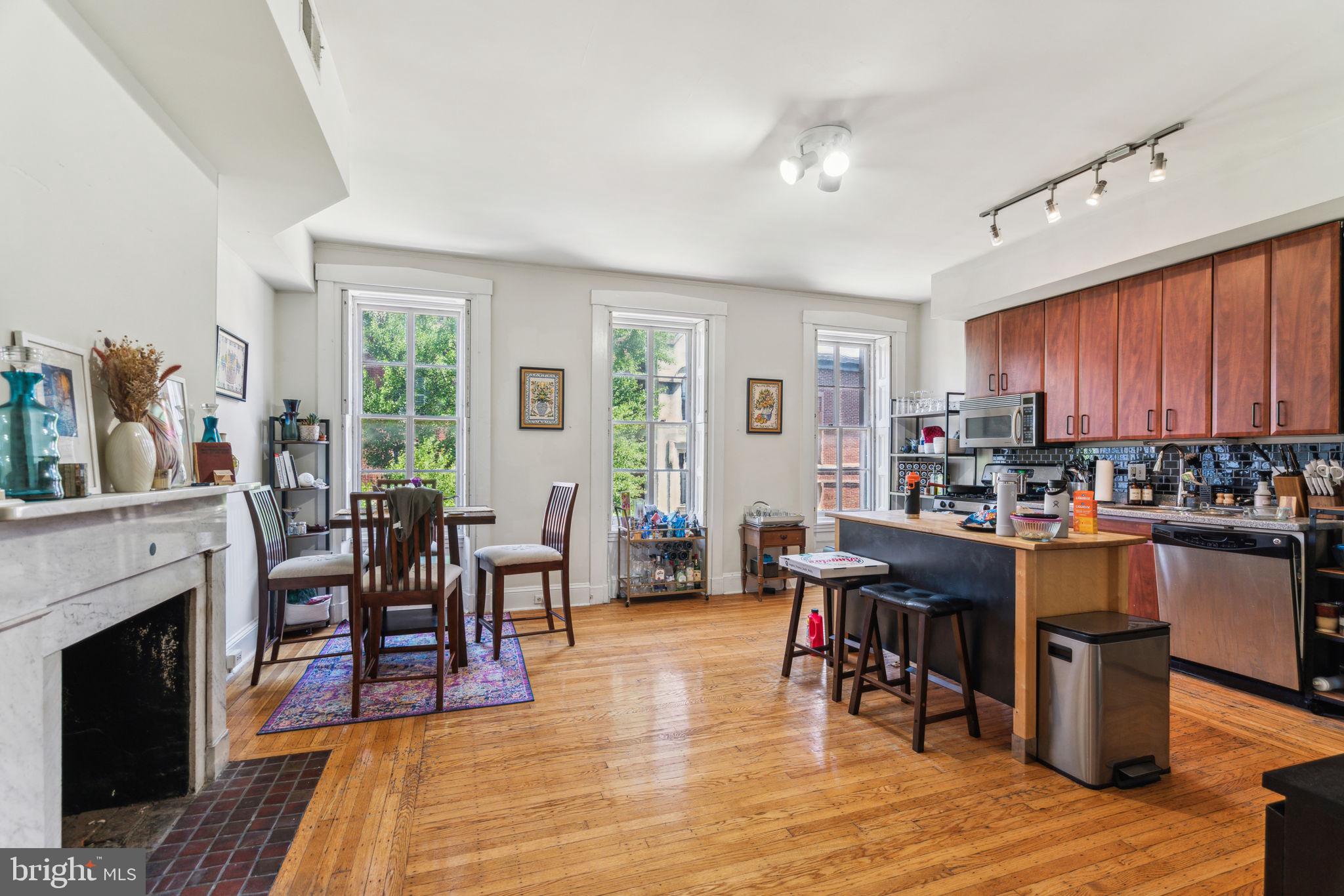 RITTENHOUSE SQUARE - Residential Income