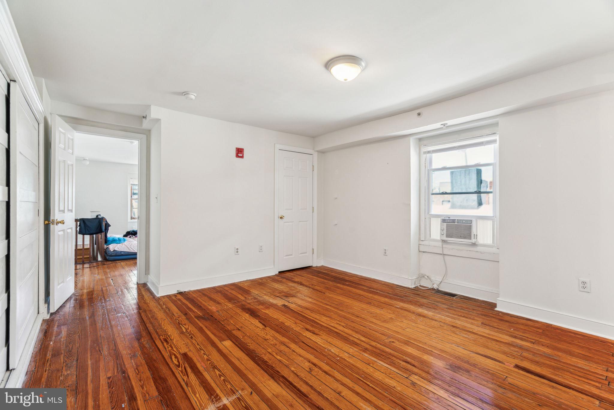 RITTENHOUSE SQUARE - Residential Income