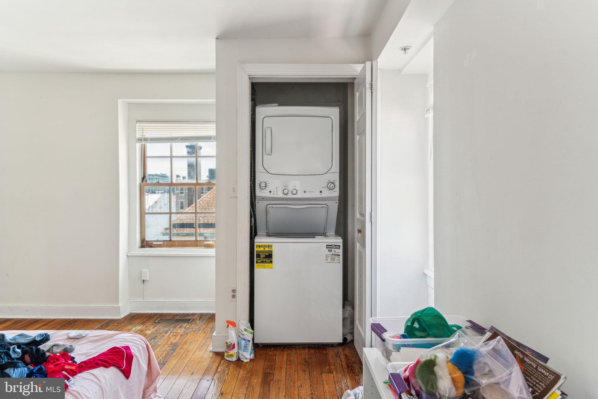 RITTENHOUSE SQUARE - Residential Income