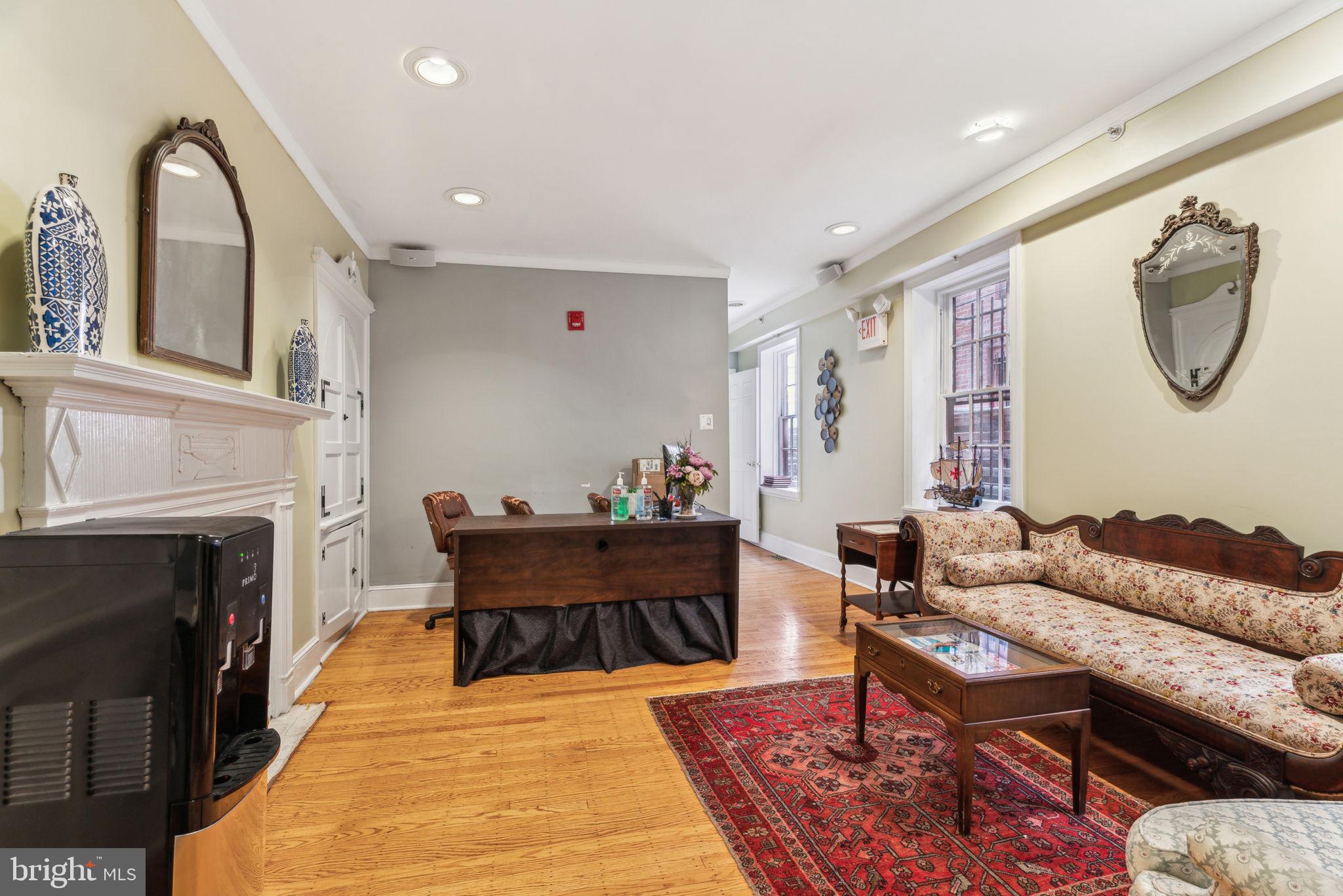 RITTENHOUSE SQUARE - Residential Income