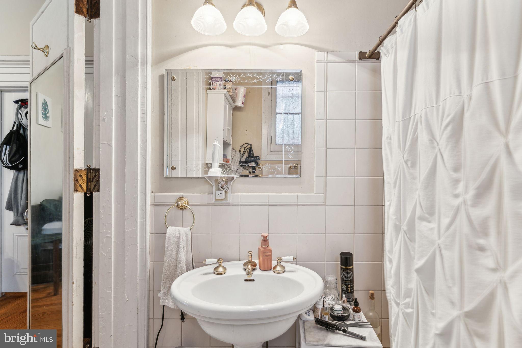 RITTENHOUSE SQUARE - Residential Income