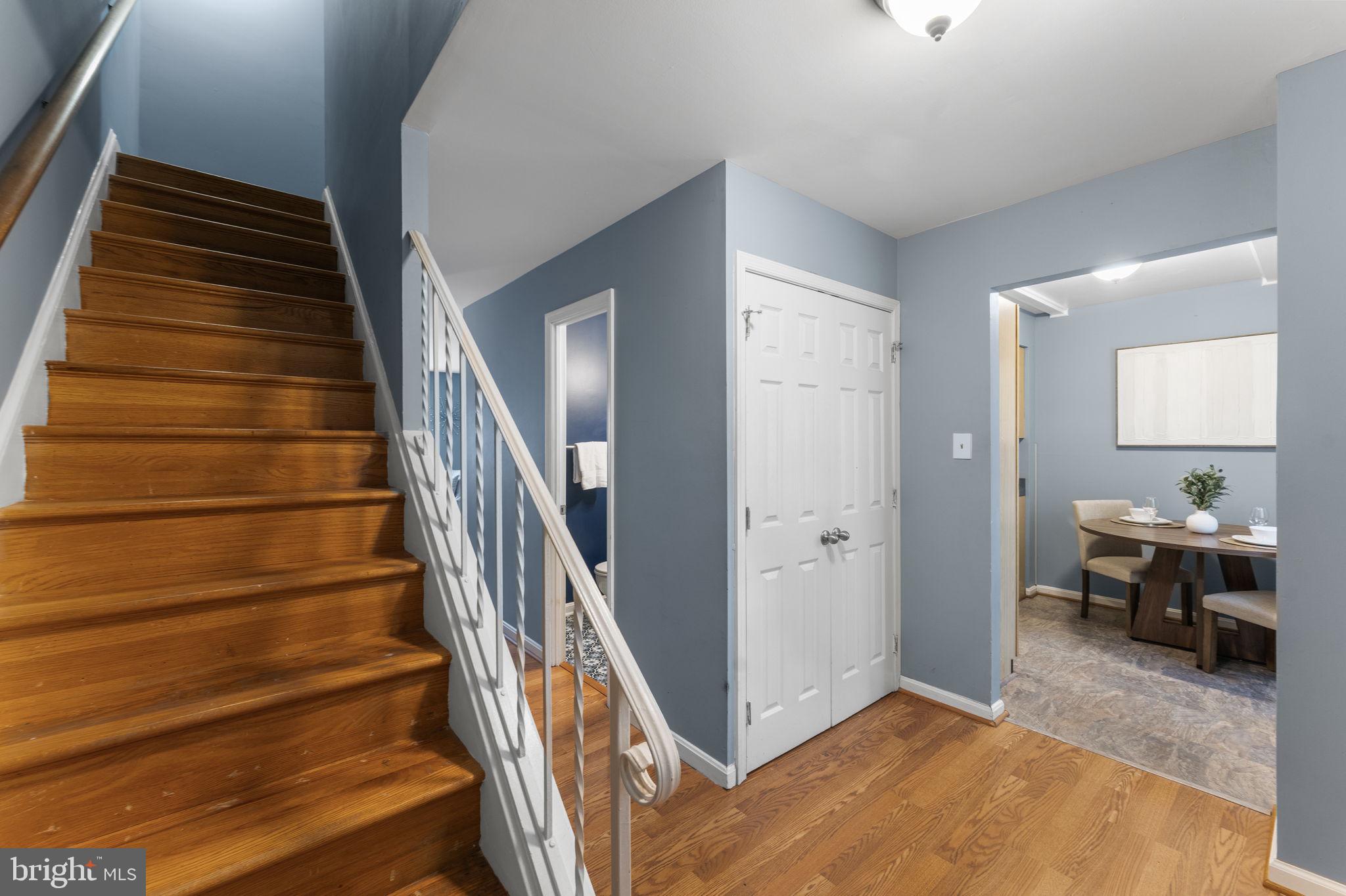 LONDON TOWNE - Residential