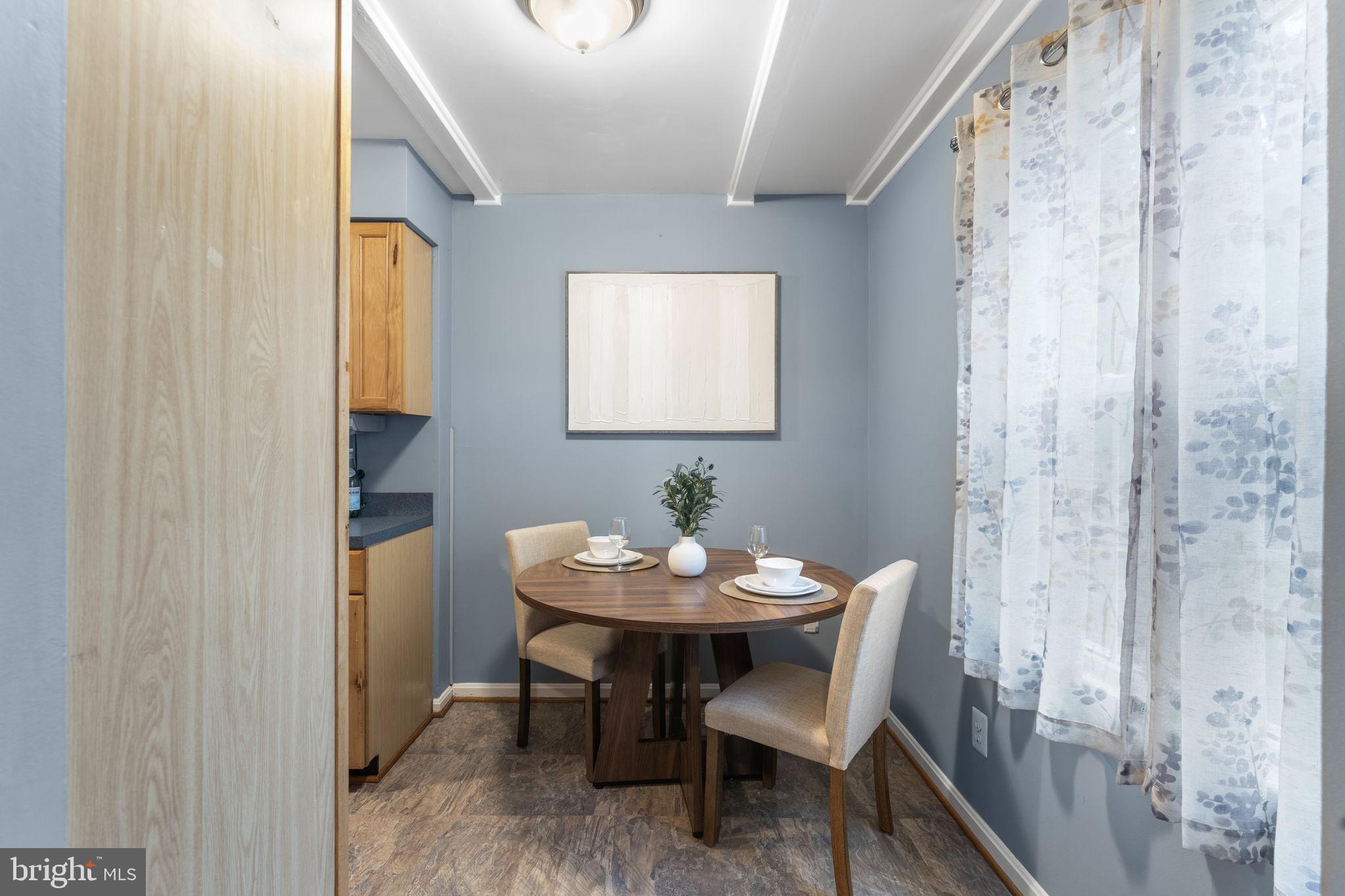 LONDON TOWNE - Residential