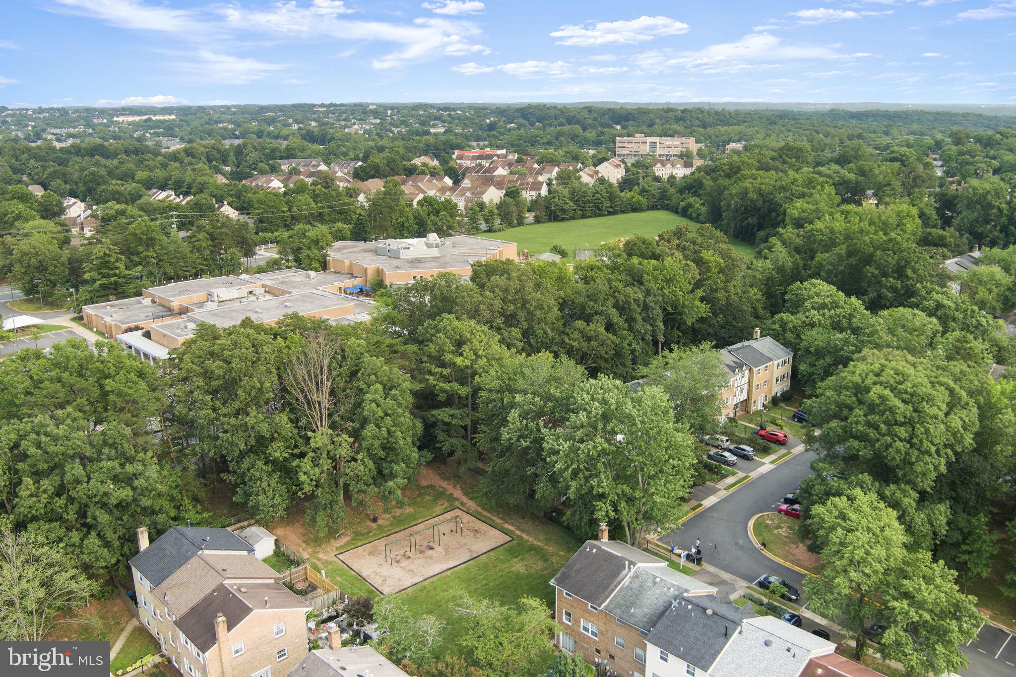 LONDON TOWNE - Residential