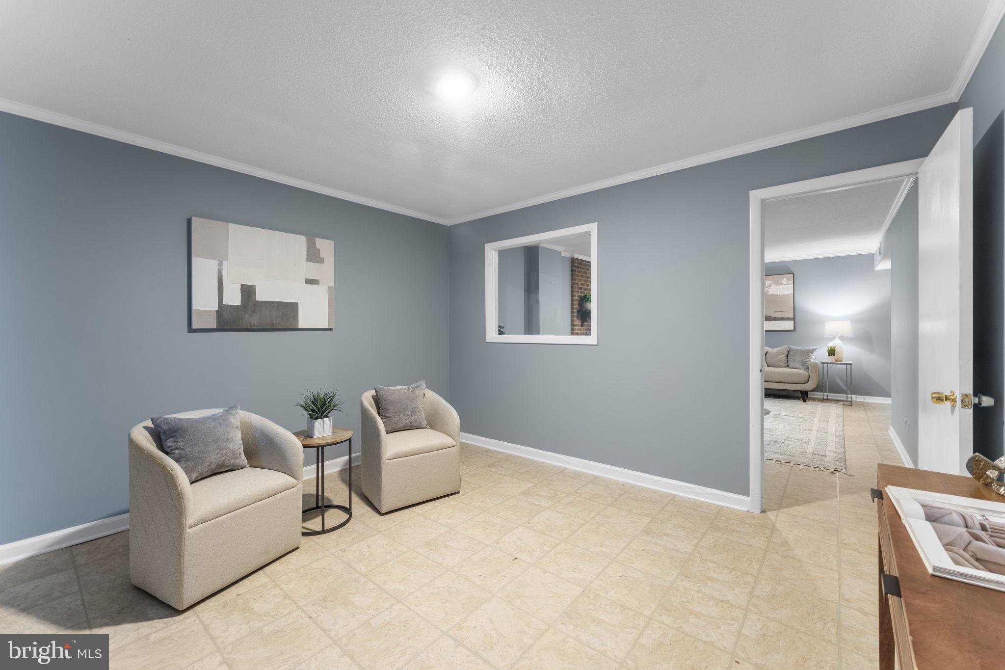 LONDON TOWNE - Residential