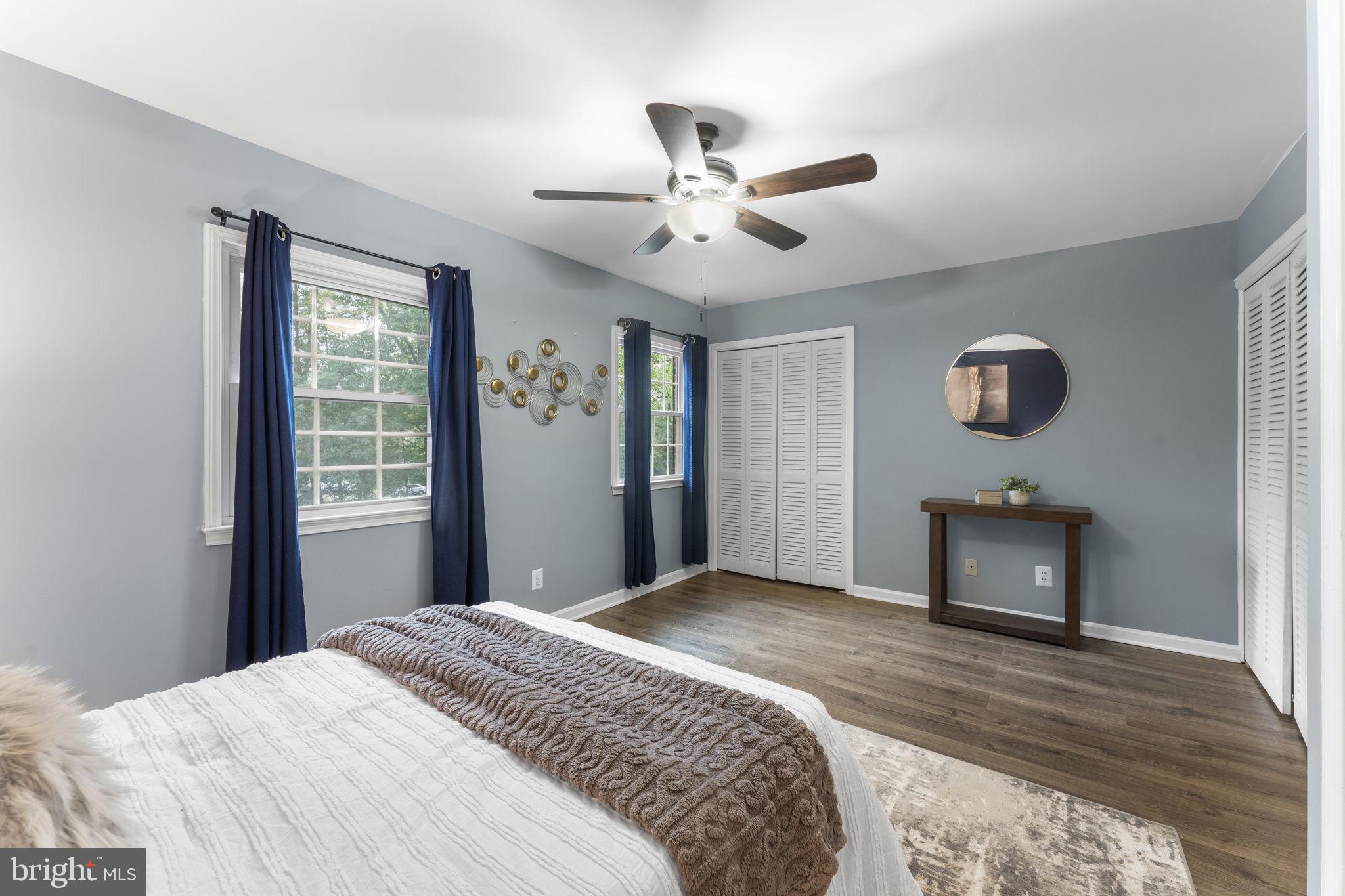 LONDON TOWNE - Residential