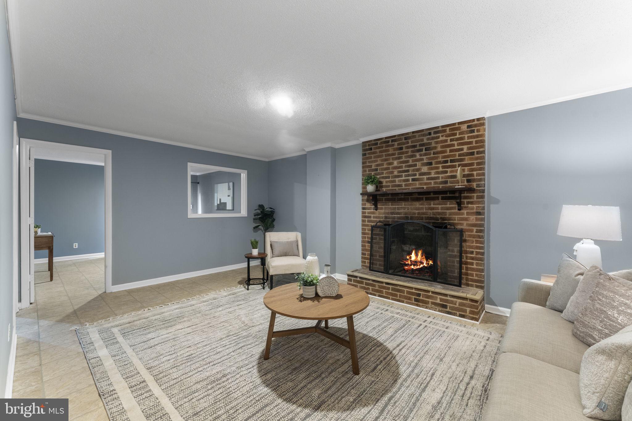 LONDON TOWNE - Residential