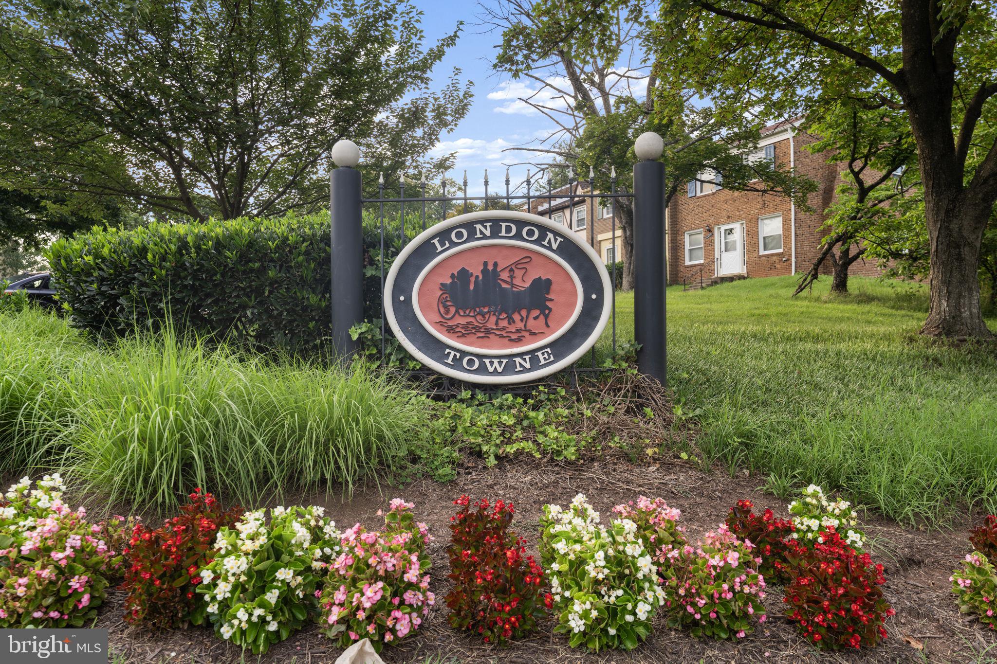 LONDON TOWNE - Residential