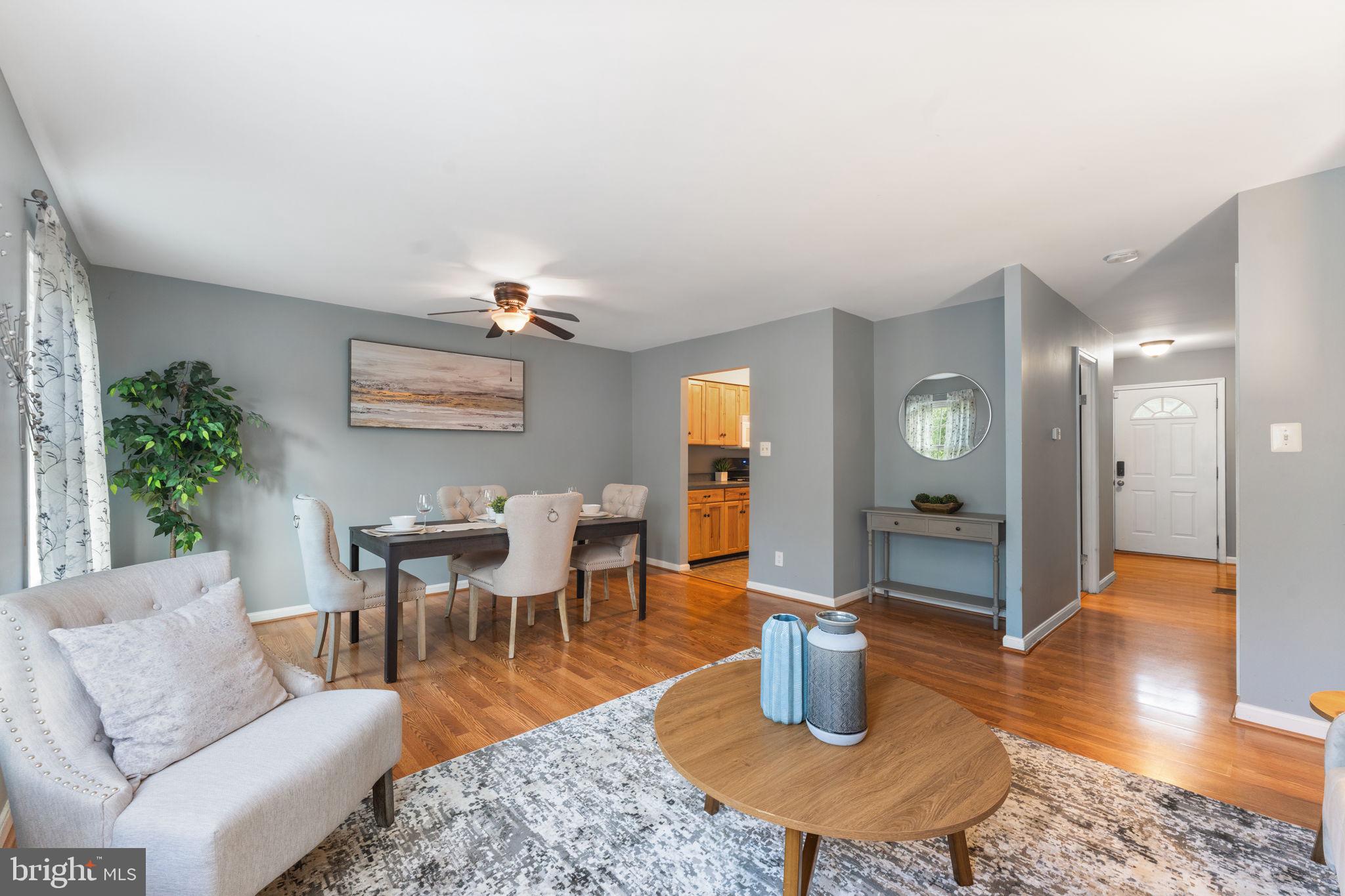 LONDON TOWNE - Residential