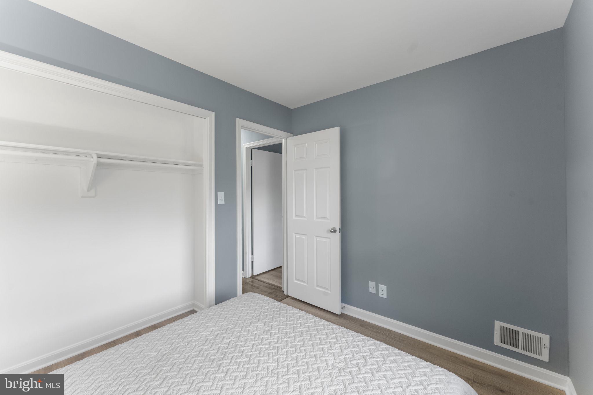 LONDON TOWNE - Residential