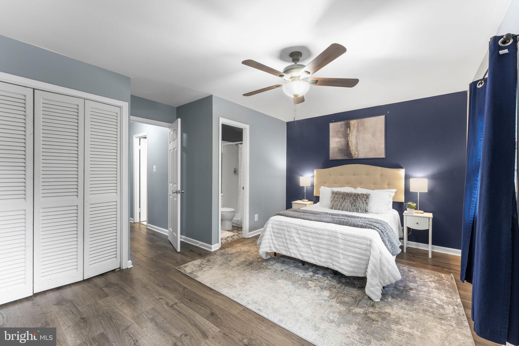 LONDON TOWNE - Residential