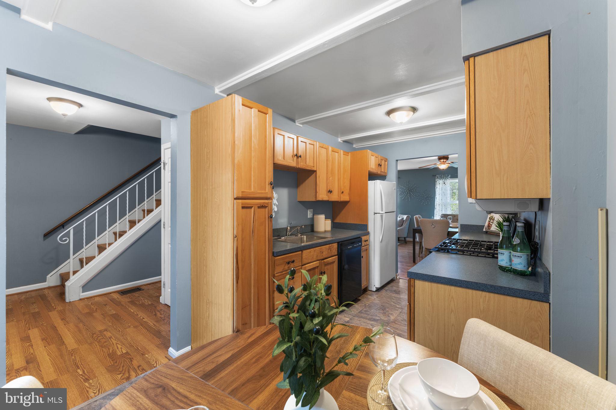 LONDON TOWNE - Residential