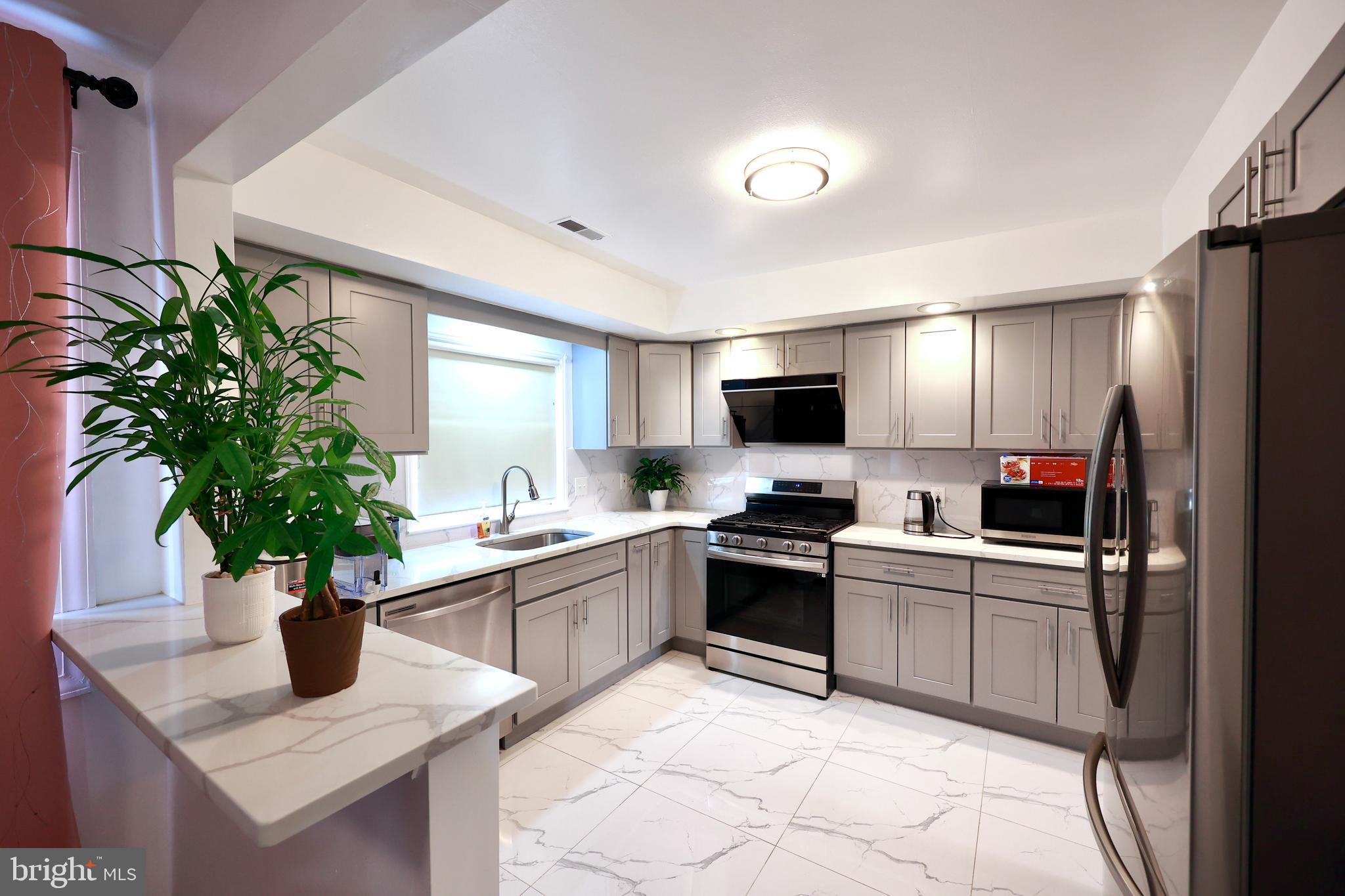 PHILADELPHIA (NORTHEAST) - Residential