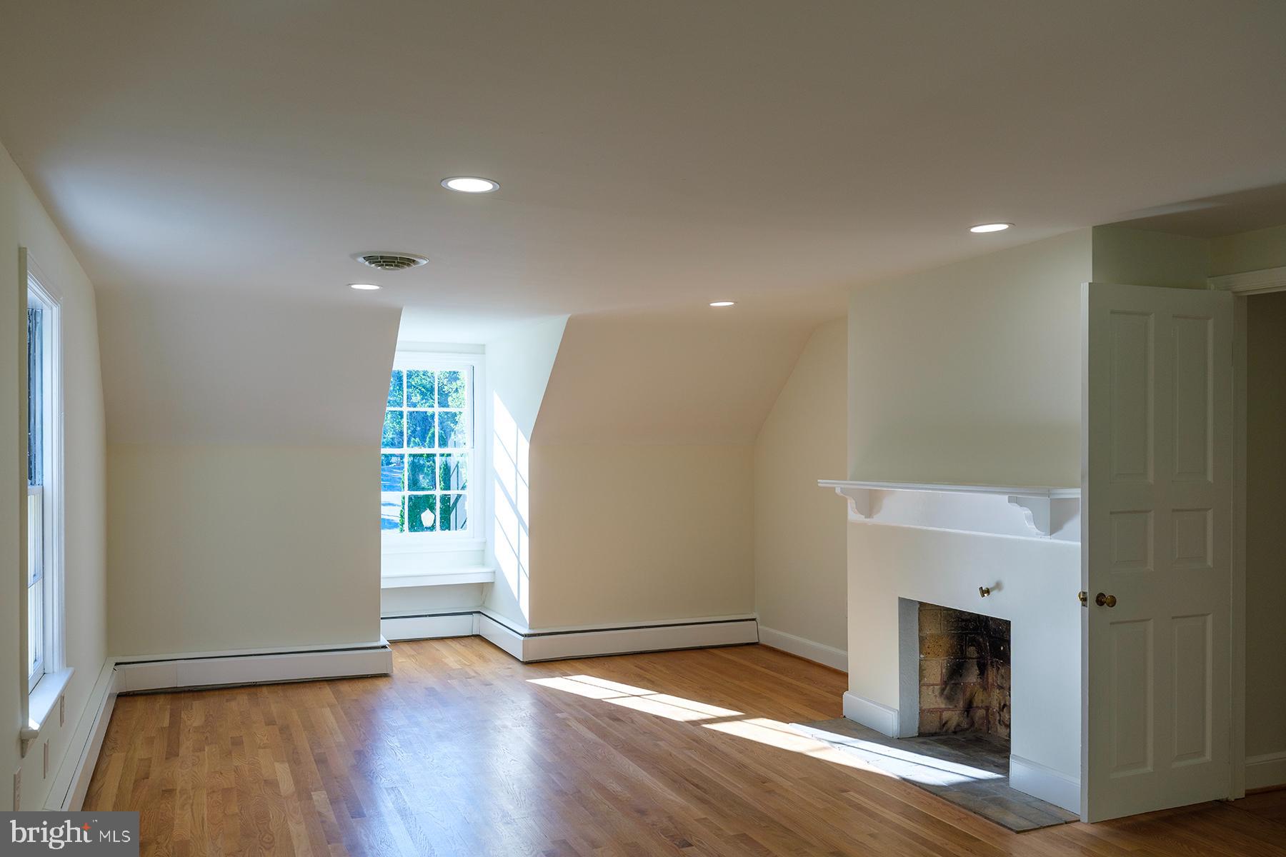 NORTH END - Residential